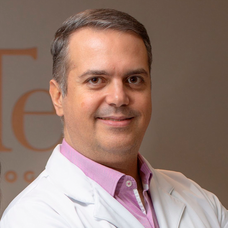 Dr. João Marcos Atique, médico oftalmologista, CRM: 104866 - RQE: 77550